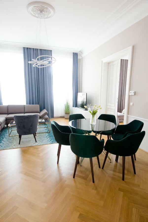 Studio Apartments Urania - Mai'S Apartments Viena Exterior foto