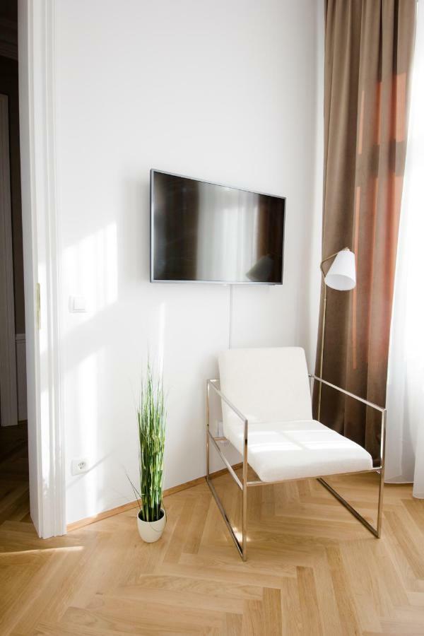 Studio Apartments Urania - Mai'S Apartments Viena Exterior foto